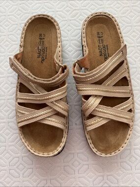 Naot Women's Light Beige Strappy Leather Sandals